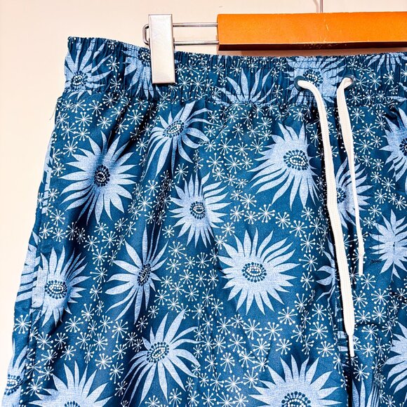 OLD NAVY | Blue floral swim shorts | Large * - Picture 2 of 8